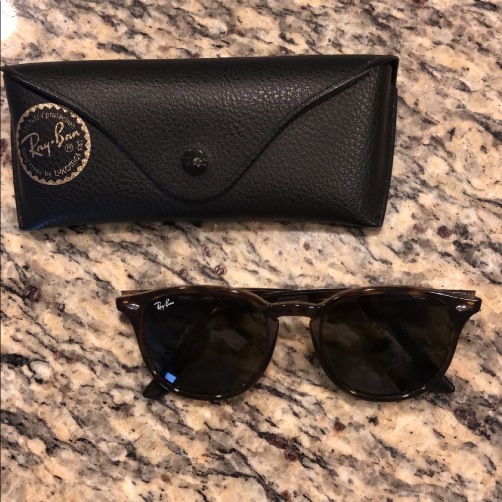 Ray-Ban Round Sunglasses
